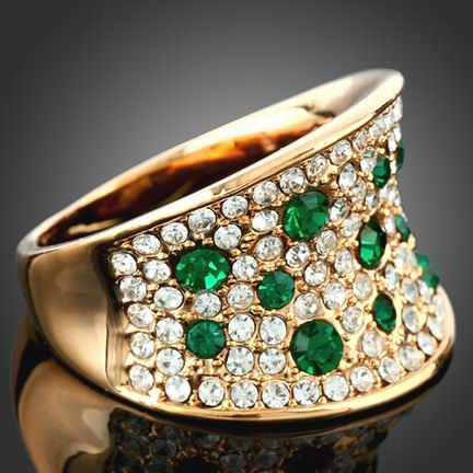 BLING BLING PAVE SWAROVSKI CRYSTAL RING-sz5.5